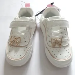 Zapatos blancos con lazo 