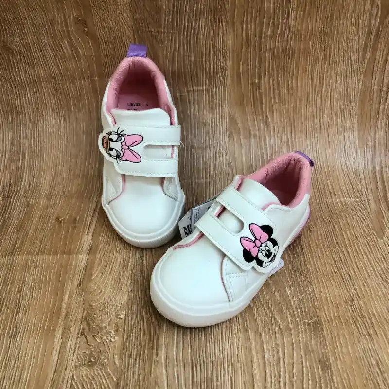 Zapatos blancos con Minnie y Daysi 