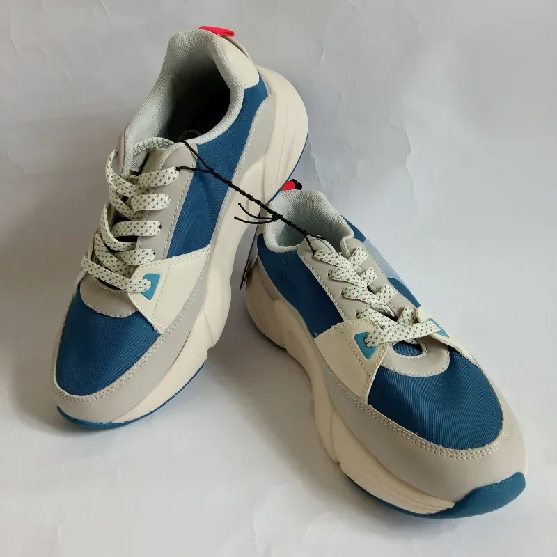 Zapatos de cordones color crema y azul 
