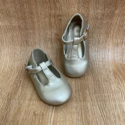 Zapatos dorados 