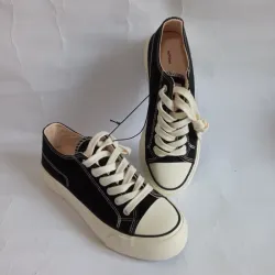 Zapatos tipo Converse corte bajo