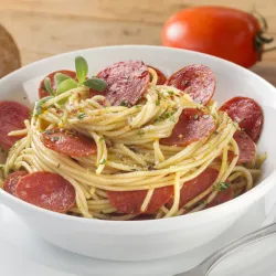 Espagueti c/ Pepperoni y Queso Gouda 