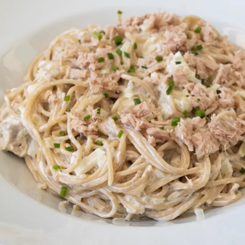 Espaguetis c/ Atún y Queso Blanco 