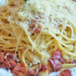 Espaguetis c/ Bacon y Queso Blanco 
