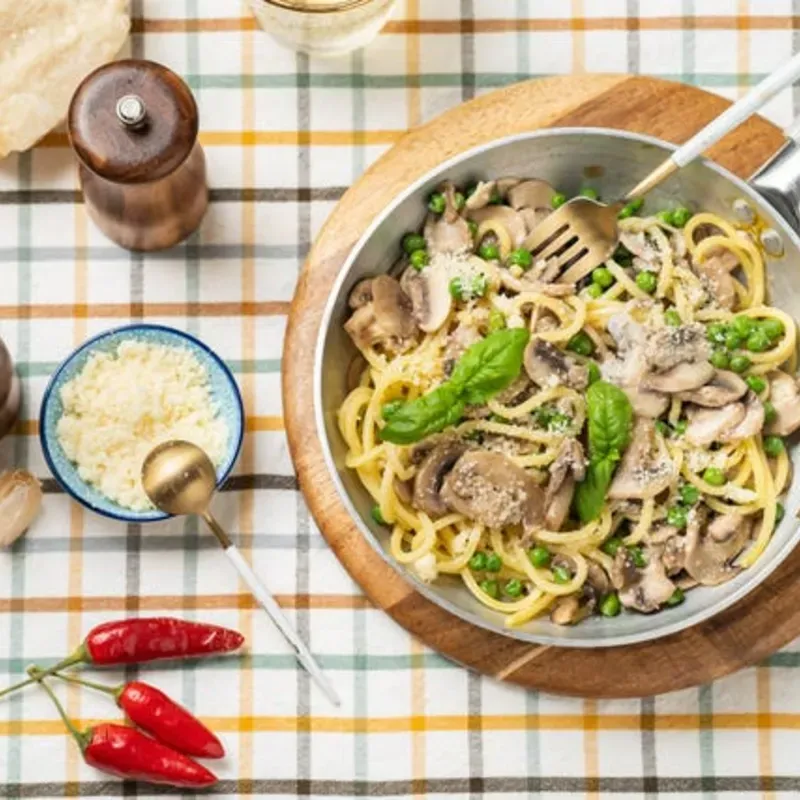 Espaguetis c/ Cebolla y Queso Blanco 