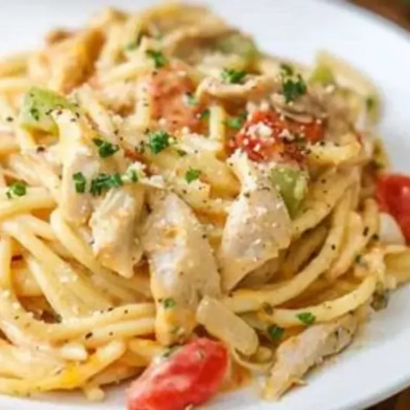 Espaguetis c/ Pollo y Queso Gouda 