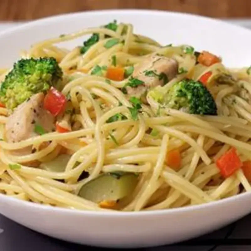 Espaguetis c/ Vegetales y Queso Gouda 