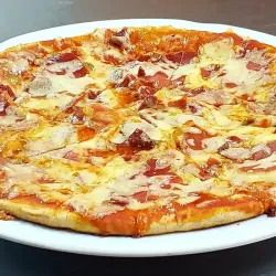 Pizza c/ Jamón Pierna y Queso Gouda 