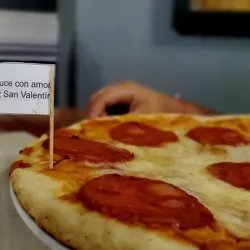 Pizza c/ Pepperoni y Queso Gouda 