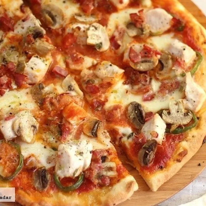 Pizza c/ Queso Blanco y Pollo 