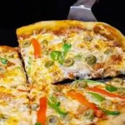 Pizza c/ Vegetales y Queso Gouda 