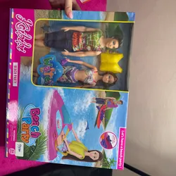Barbie y Ken con accesorios de playa 