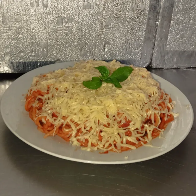 Espaguetis de queso gouda 