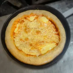 Pizza con Borde Relleno de Queso 