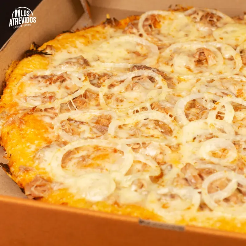 Pizza de Atún con Cebolla