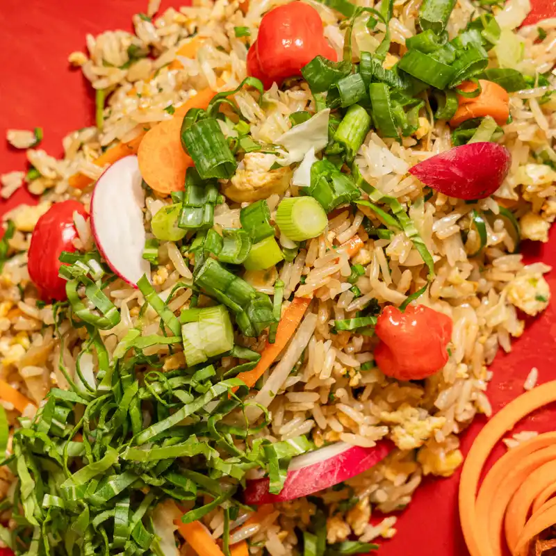 KHAO PAD Arroz frito con vegetales /Fried rice with vegetables.