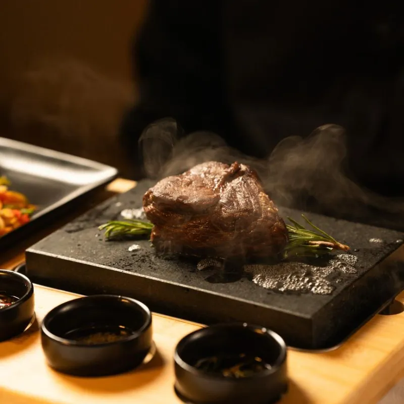 SOLOMILLO SOBRE PIEDRA DE LAVA