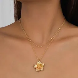 Juego de cadena y aretes