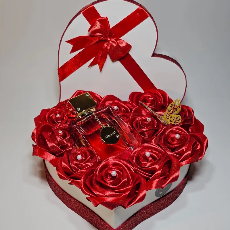 Cajita sorpresa forma de corazón con rosas