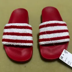 Chancletas Adidas numero 35. Nuevo sin caja