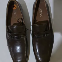 Guess Mens shoes Size 11 o 45. Nuevos sin caja