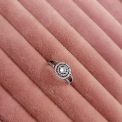 Anillo brillante de doble halo