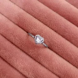 Anillo Corazón Brillante Elevado