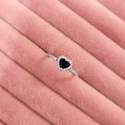 Anillo corazón negro elevado 