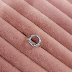 Anillo de circonita cúbica con halo de corazones
