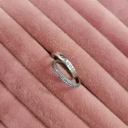 Anillo de Compromiso Entrelazado 