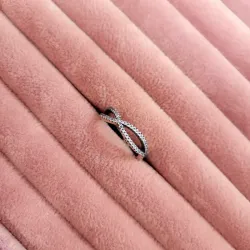 Anillo Entrelazado