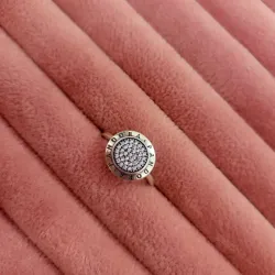 Anillo Signature Logo Pavé y Cuentas
