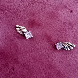 Aretes de botón Alas de Ángel Brillantes