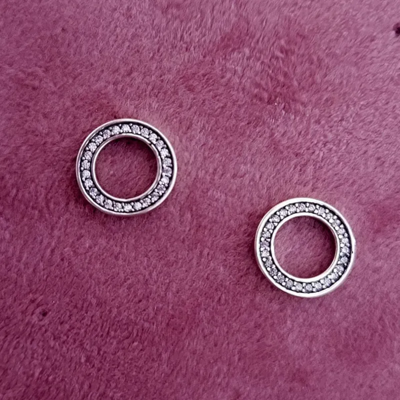 Aretes de Botón Círculo Reluciente