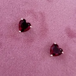 Aretes de Botón Corazón Rojo 