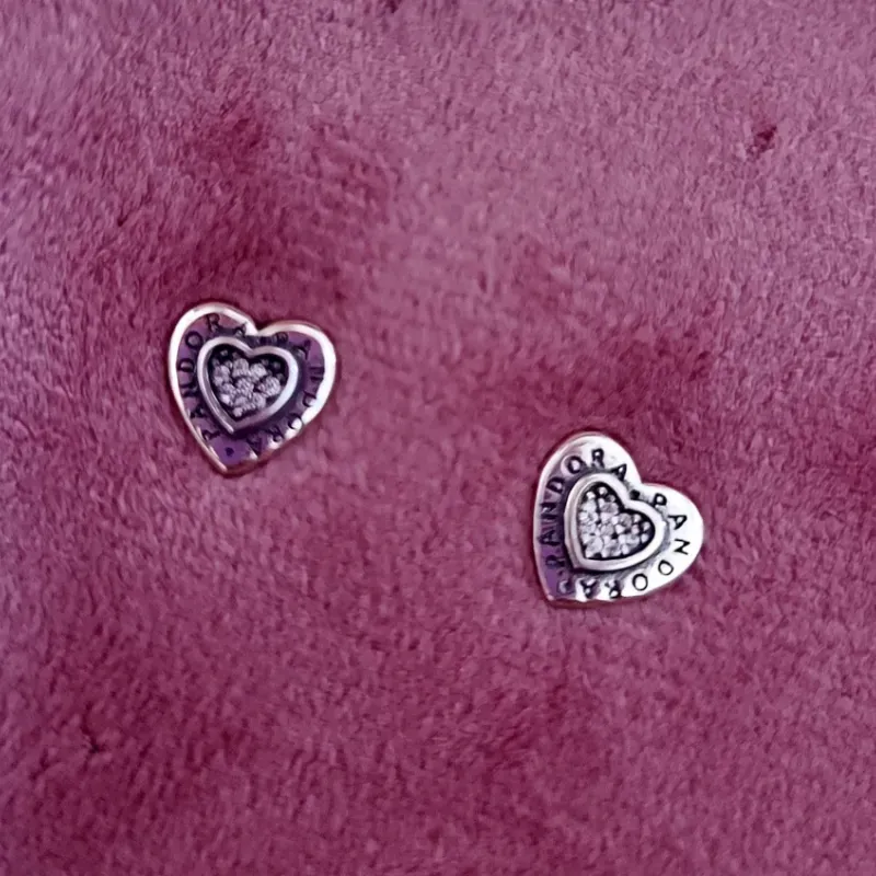 Aretes de Botón Corazón 
