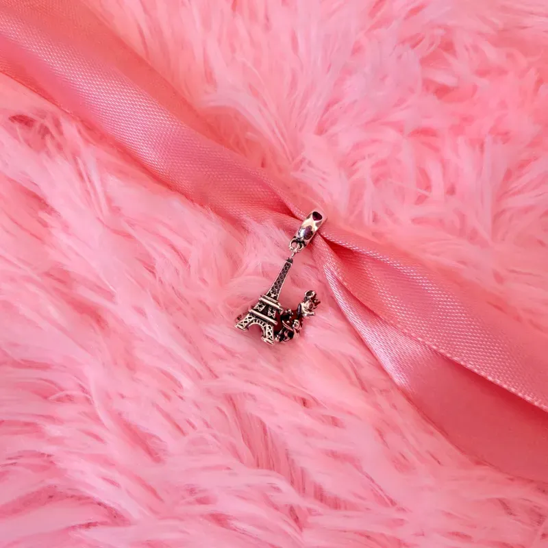 Charm Colgante Torre Eiffel con Minnie Mouse