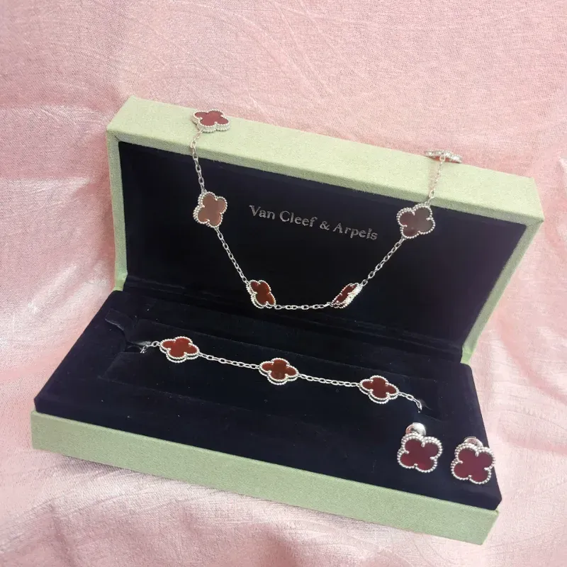 Conjunto rojo