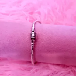 Pulsera Pandora con cierre de barril