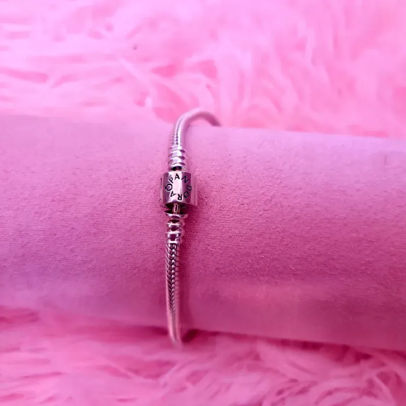 Pulsera Pandora con cierre de barril