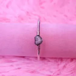 Pulsera Pandora con cierre de corazón con brillantes 