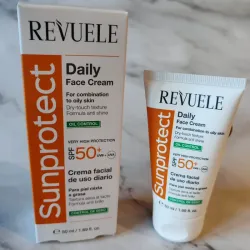 Protector solar facial Revuele - SPF 50+ para Piel Mixta a Grasa
