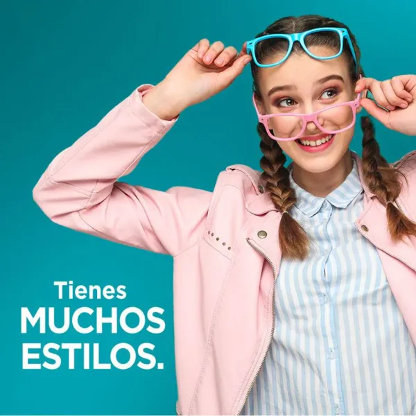 Para los que ven más allá (y quienes los acompañan).

En Prifma, durante más de dos años, hemos sido testigos de una verdad: tu mirada es tu primer gesto, tu sello personal. No solo corregimos la vista; revelamos la claridad que ya llevas dentro, con la experiencia que entiende las sutilezas. Cada lente que ajustamos es un filtro de posibilidades, cada montura que elegimos juntos, el marco perfecto para tu esencia.

Esto no es sobre comprar gafas. Es sobre elegir, con la guía experta de quien ya ha ayudado a cientos de miradas, la versión más nítida, segura y auténtica de ti mismo. Es confiar en que lo que protege tus ojos, también honra tu estilo único.

Ven. Con dos años de historias en nuestras manos, te ayudamos a encontrar tu foco definitivo. Deja que tu mirada hable por sí sola, con toda la claridad que merece.

Ve los detalles...vive la experiencia 