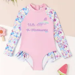Traje de baño con mangas largas y estampados