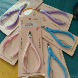 ALICATE UÑAS CABO PLÁSTICO