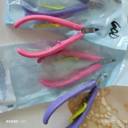 ALICATE UÑAS CABO PLÁSTICO