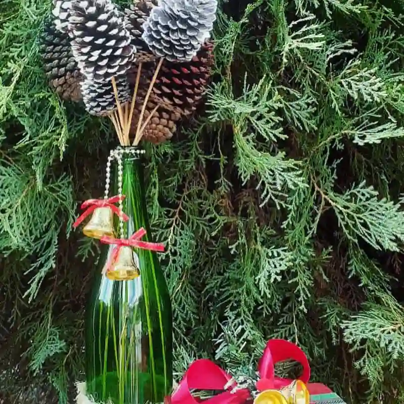 Botellas Decoradas con Pino