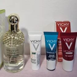 Mini perfume y muestras de skin care