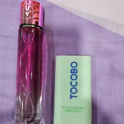 Protector solar tocobo y perfume inspirado en el Fantasy midnight