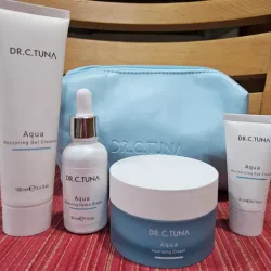 Set Aqua con cosmetiquera 